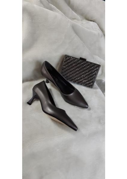 Füme Sivri Burun Kadeh Ökçe Kadın Ayakkabı AS1A Füme 37 ST02593-13135 fırsatları