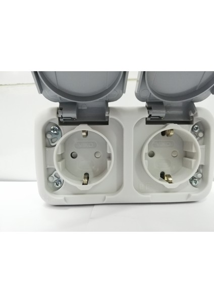 Nemliyer (Sıva Üstü) Ikili Kombine Topraklı Priz 16A Gri fiyatları