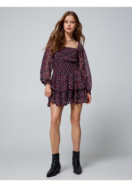 Çiçekli Mini Elbise Uzun Tül Kollu Astarlı Kare Yaka Katlı