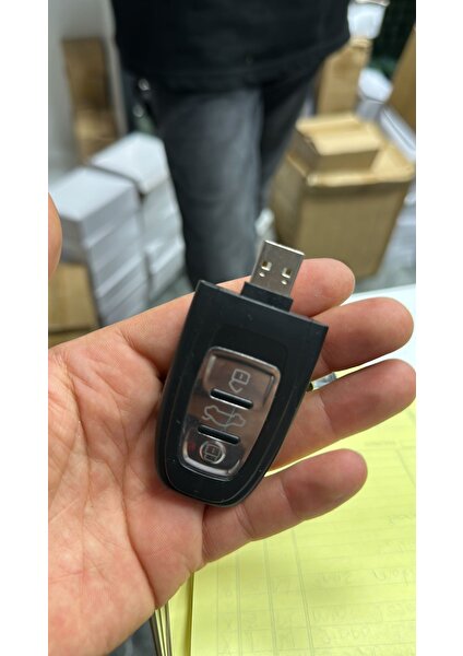 İndirim Center Audi Oto Anahtarlık Şeklinde Elektronik USB Şarjlı Çakmak Süper Kalite