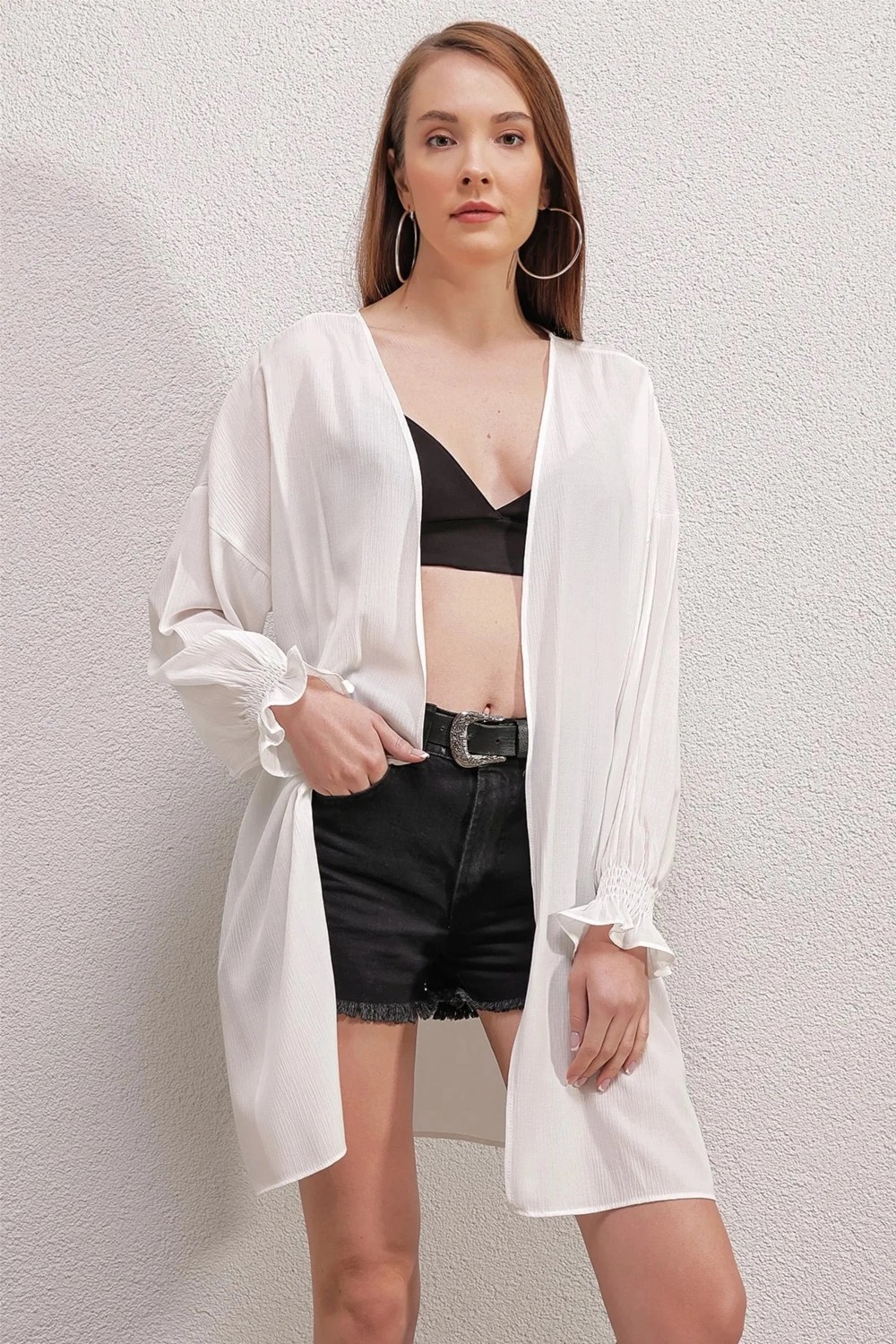 Hazelin Kadın Beyaz Kolu Fırfır Detaylı Lastikli Salaş Kimono HZL23S-BD158821