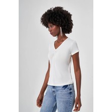 Mizalle Kadın Büzgülü V Yaka Ekru T-Shirt Kısa Kol %95 Viskon Günlük Kullanım İçin