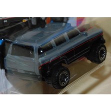 Hot Wheels 1988 Jeep Wagoneer (2023_HKG86)