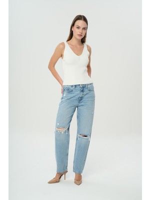 Cross Jeans Ariana Açık Mavi Yıpratmalı Yüksek Bel Patı Fermuarlı Mom Jean Pantolon C 4525-135