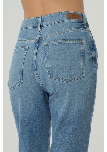 Orta Mavi Yüksek Bel Patı Düğmeli Dizi Yıpratmalı Straight Jean Pantolon C 4806-006 indirimleri