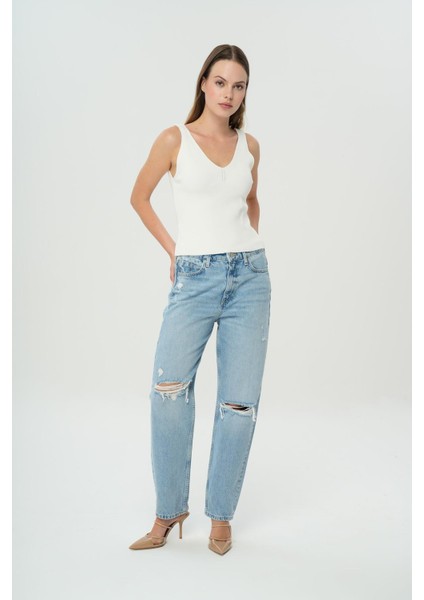 Cross Jeans Ariana Açık Mavi Yıpratmalı Yüksek Bel Patı Fermuarlı Mom Jean Pantolon C 4525-135