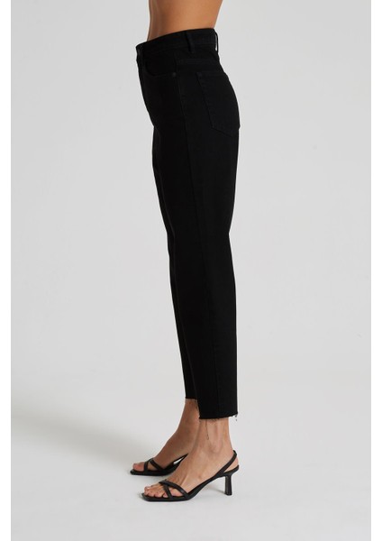 Elıza Cropped Siyah Paçası Kesikli Straight Cropped Fit Jean Pantolon C 4518-083 modelleri