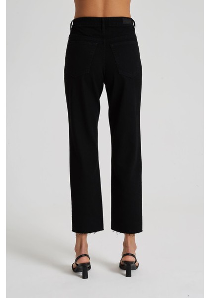 Elıza Cropped Siyah Paçası Kesikli Straight Cropped Fit Jean Pantolon C 4518-083 fırsatları