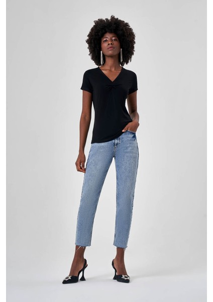 Büzgülü V Yaka Siyah Tshırt fiyatları