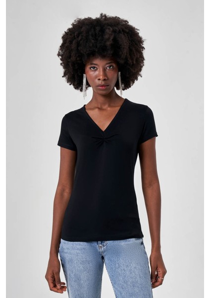 Büzgülü V Yaka Siyah Tshırt modelleri