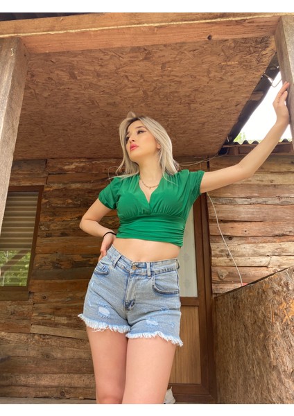 Yarım Kolu Göğüs Dekolteli Crop