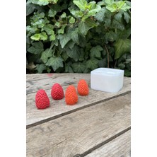 Çilek Dörtlü Mum Kalıbı ( Silikon ) ( 2,5 x 2,5 x 3 cm ) ( Küçük Süsleme Kalıbı) 1 Adet