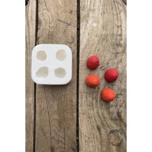 Çilek Dörtlü Mum Kalıbı ( Silikon ) ( 2,5 x 2,5 x 3 cm ) ( Küçük Süsleme Kalıbı) 1 Adet