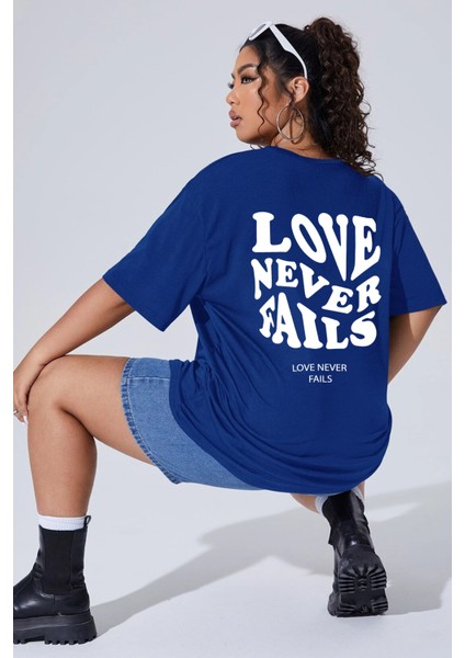 Unisex Love Never Fails Baskılı T-Shirt
