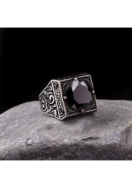 926 Ayar Kalem Işleme Motifli Zirkon Taşlı Erkek Yüzük Silver