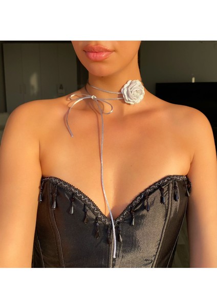 Gümüş Renkli Gül Choker Kolye