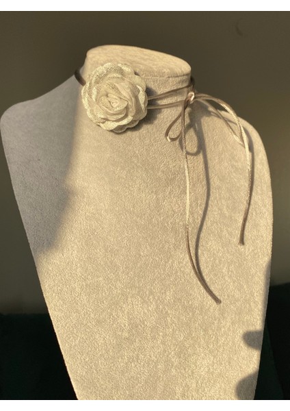 Gümüş Renkli Gül Choker Kolye fiyatları