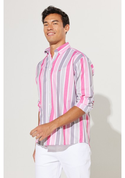 Erkek Gri-Pembe Comfort Fit Rahat Kesim Düğmeli Yaka Çizgili Pamuklu Gömlek
