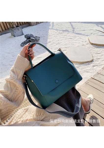 Sade ve Çok Yönlü Düz Renk Postacı Çantası (Yurt Dışından) fırsatları