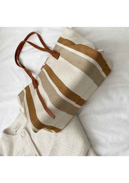 Büyük Kapasiteli Kadın Omuz Çantası (Yurt Dışından) modelleri