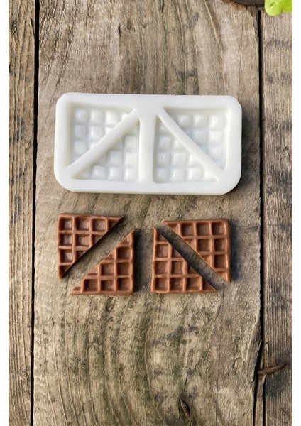 Silikon Waffle Dörtlü Mum Kalıbı Kokusuz 4 Adet 3,5 cm Boyutunda