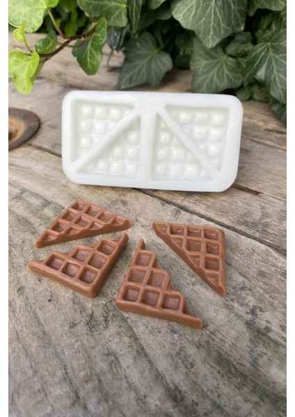 Silikon Waffle Dörtlü Mum Kalıbı Kokusuz 4 Adet 3,5 cm Boyutunda fiyatları
