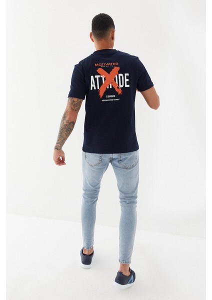 Attitude Motivated Baskılı Bisiklet Yaka Regular Fit Tişört Lacivert fırsatları