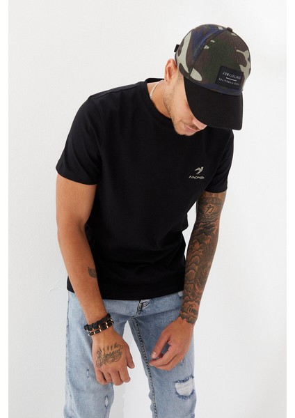 Göğüs Ruber Baskı Düz Desen Bisiklet Yaka Regular Fit Tişört Siyah indirimleri