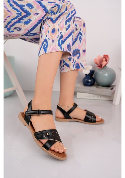 Papatya Model Siyah Kadın Sandalet