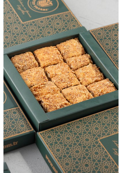 ANTEP PAZARI Bademli Çikolatalı Special Baklava Lokum - 240 gr