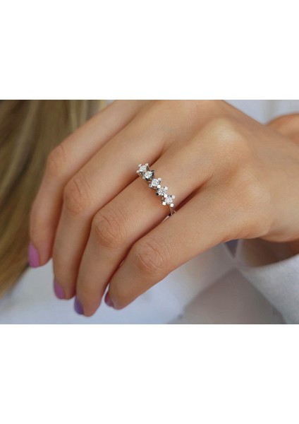 F Renk 0,30 Karat Pırlanta 5 Taş Yüzük 0441R0047 indirimleri