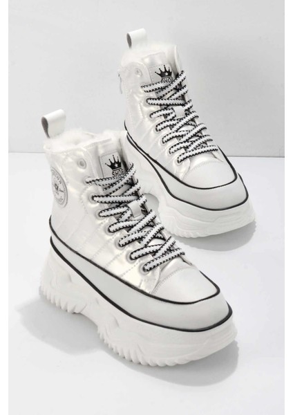 Beyaz Rugan Leather Kadın Bot & Bootie K02185035608