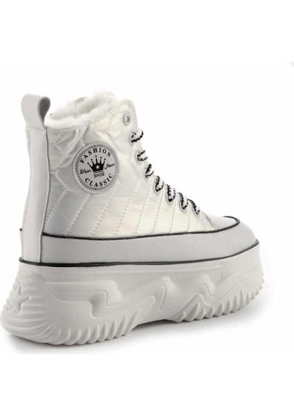 Beyaz Rugan Leather Kadın Bot & Bootie K02185035608 fırsatları