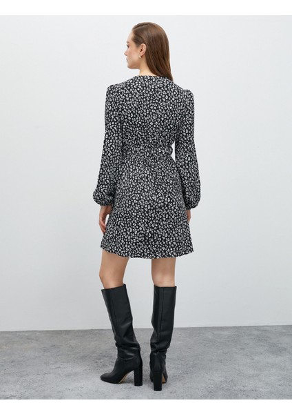 Çiçekli Mini Elbise V Yaka Uzun Kollu fiyatları
