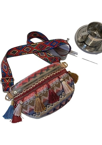 Öğrencinin Edebi ve Sanatsal Omuz Askılı Çantası (Yurt Dışından)