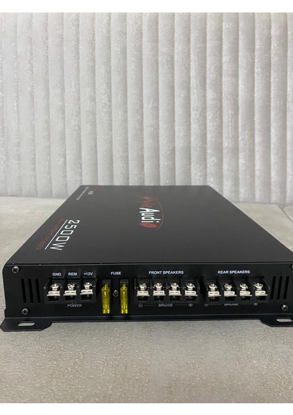 Audio Py-4.70 2500 Wat 4 Kanal Amfi