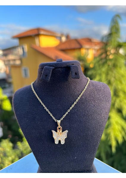 Beyaz Parlak Kelebek Kolye