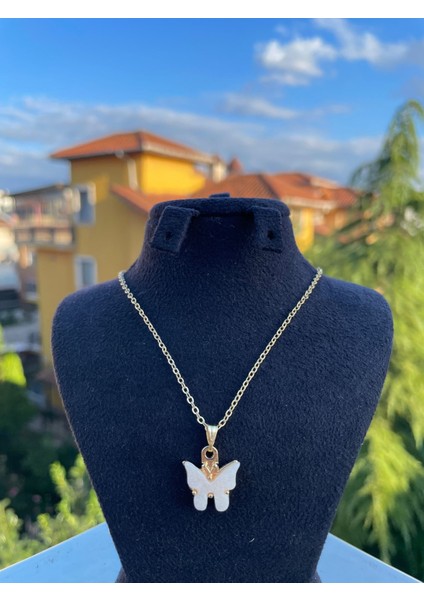 Beyaz Renk Kelebek Kolye