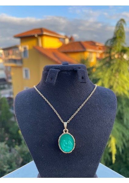 Yeşil Yuvarlak Taşlı Kolye
