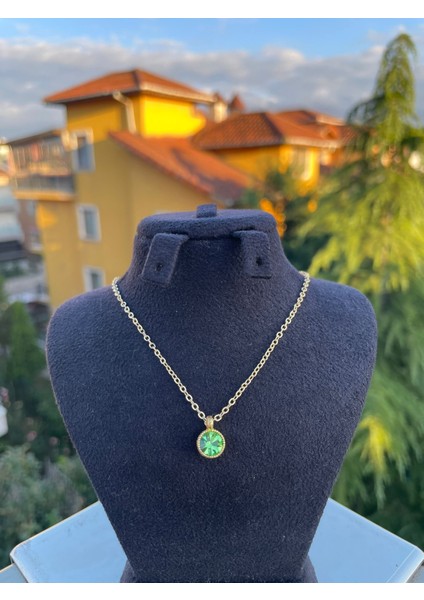 Yeşil Oval Taşlı Kolye