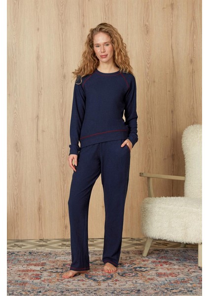 Kadın Lacivert Waffle Kumaş Kırmızı Dikiş Detaylı T-Shirt Pijama Takımı 4204