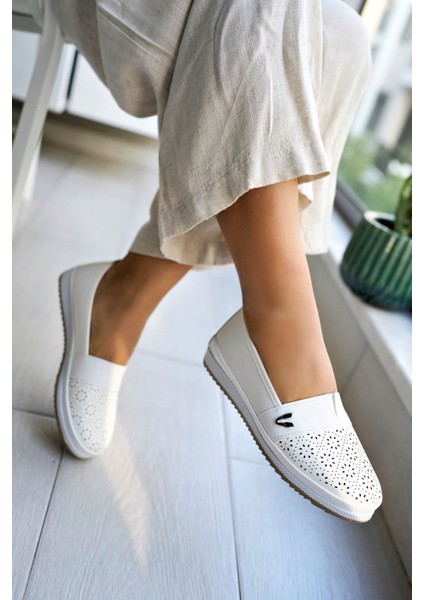 Ortopedik Taban V Tokalı Beyaz Lazerli Kadın Ayakkabı fiyatları