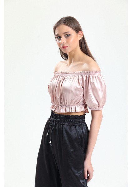 Yaka ve Etek Lastik Büzgülü Kolağzı Lastikli Saten Bluz | BLZ34216 modelleri