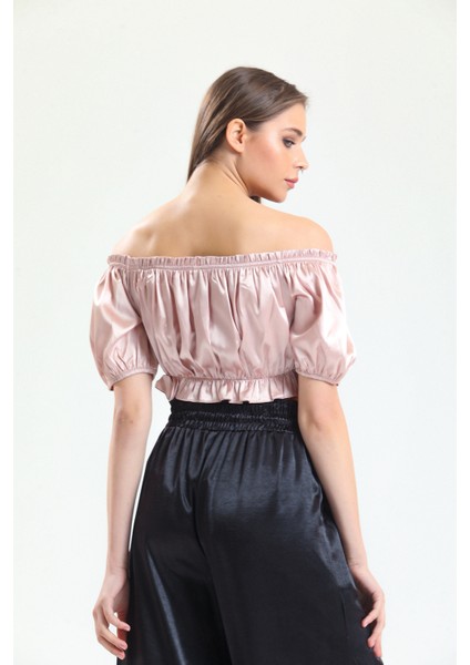 Yaka ve Etek Lastik Büzgülü Kolağzı Lastikli Saten Bluz | BLZ34216 fırsatları