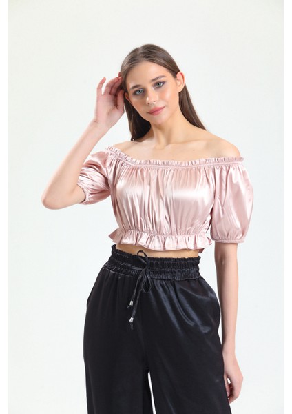 Yaka ve Etek Lastik Büzgülü Kolağzı Lastikli Saten Bluz | BLZ34216 indirimleri