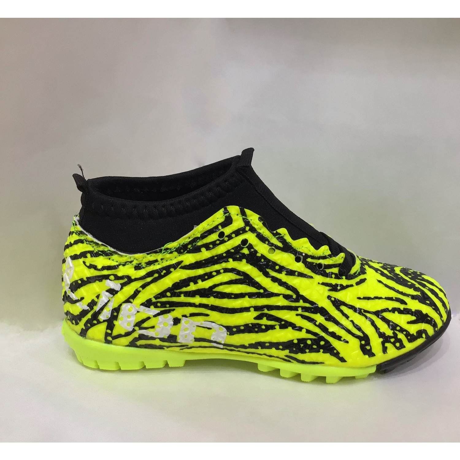 lion 1380 cocuk corapli hali saha ayakkabisi fiyati