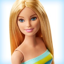 Barbie Wellness - Barbie'nin Spa Günü Oyun Seti, Sarışın Bebek, Küvet ve Aksesuarlar GJN32