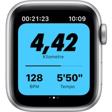 Apple Watch Nike Seri 6 40mm GPS Silver Alüminyum Kasa ve Pure Platinum/Siyah Nike Spor Kordon M00T3TU/A