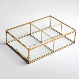 El Crea Designs Gold Pirinç Brass 3 Bölmeli Kapaklı Cam Takı Aksesuar Kutusu