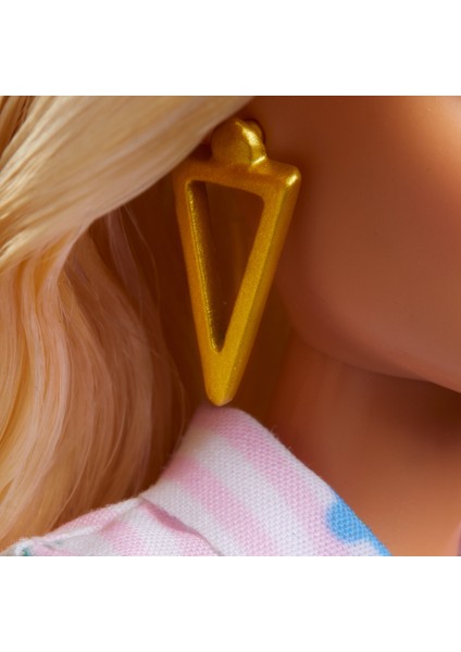 Fashionistas Bebek ve Aksesuarları Sarışın Çiçekli Elbiseli FXL52 fırsatları